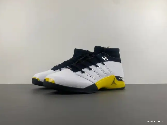 17 Jordan FJ0395-100 Low Lightning Air 0424